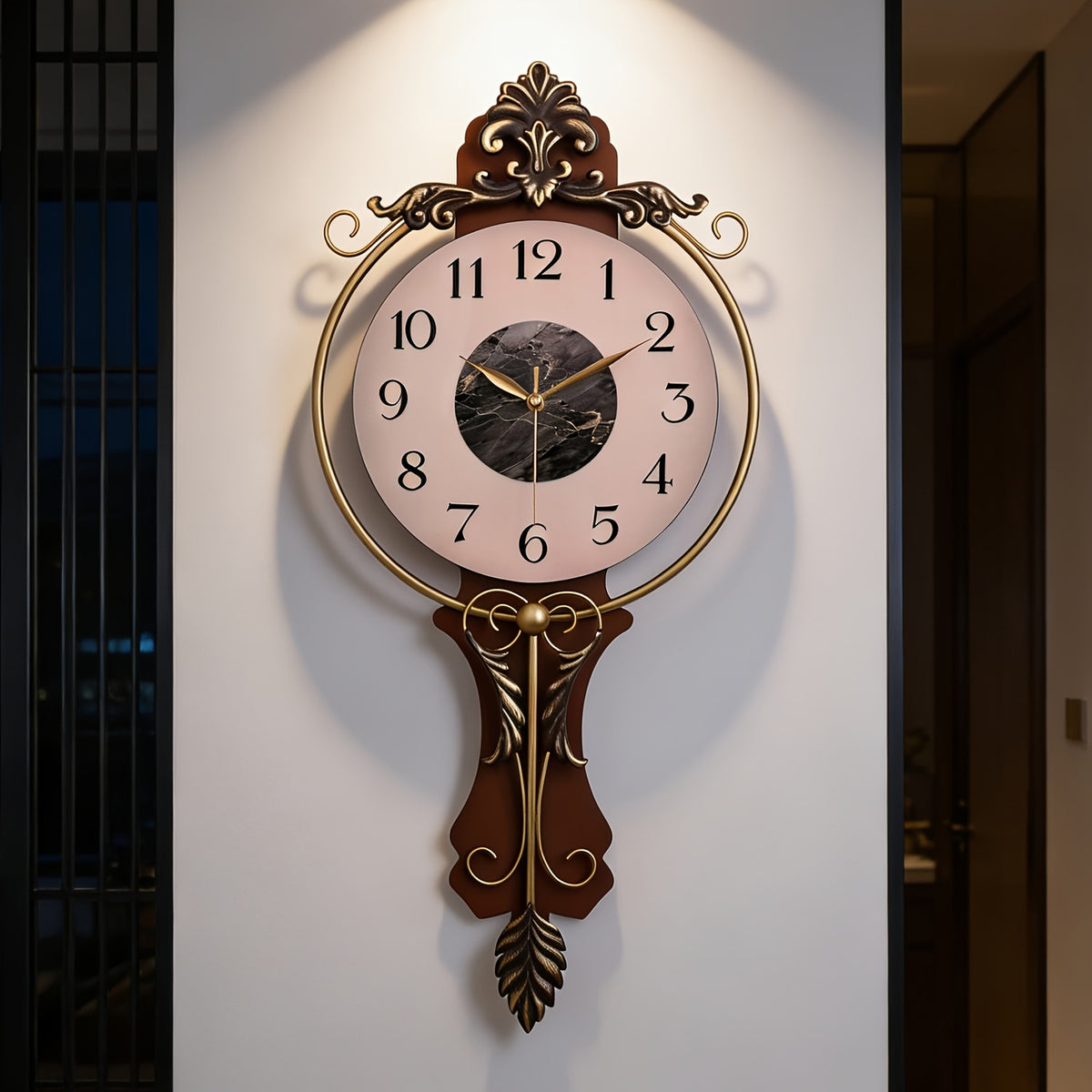 Horloge murale en fer, irrégulière, allure rétro, visuel produit