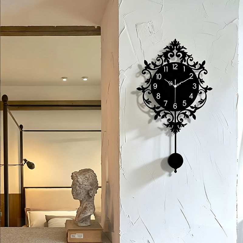 Horloge murale en acrylique, irrégulière, décor sculpté, visuel produit