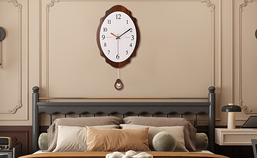 Horloge murale en bois, ovale, silencieuse, sans tic-tac Image
