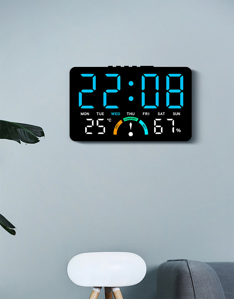 Horloge murale en plastique, carrée, affichage LED, mise en situation