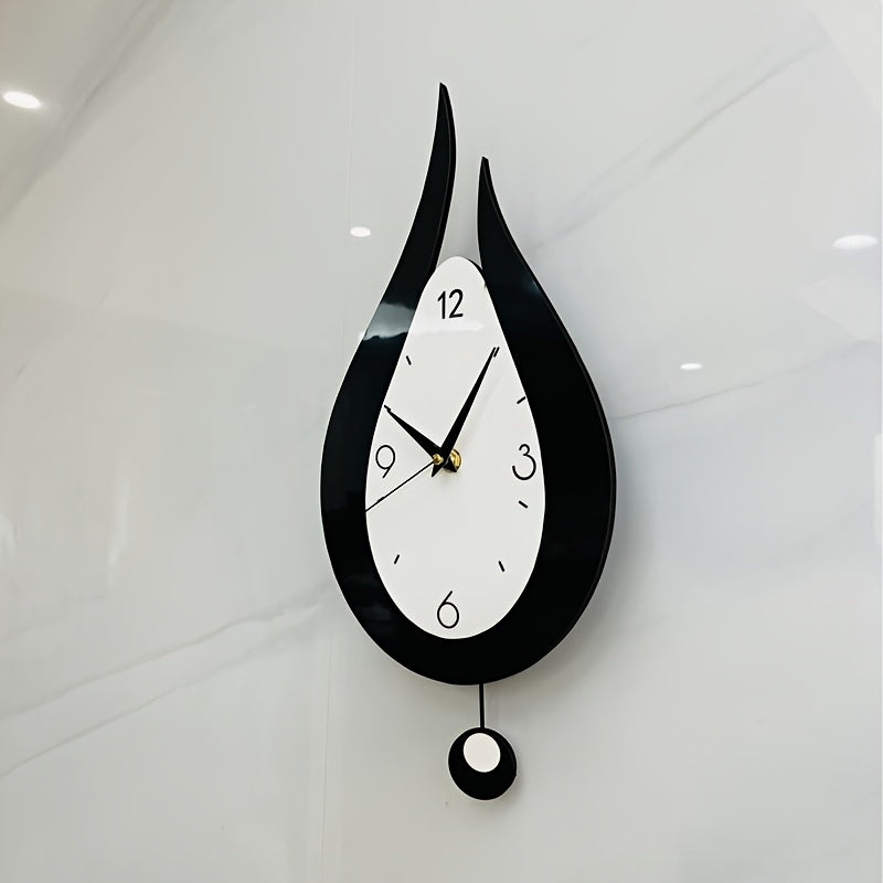 Horloge murale en fer, ronde, balancier apparent, forme ronde