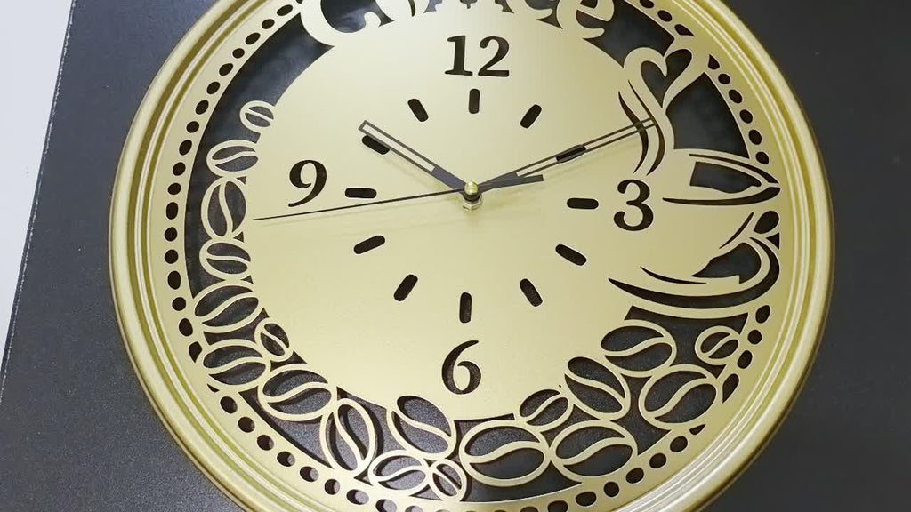 Horloge murale café en métal ajouré 40 cm, noir ou doré