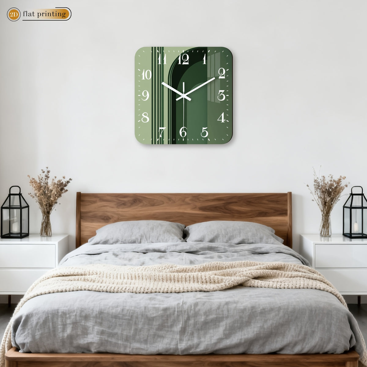 Horloge murale carrée vert sauge à décor d'arche graphique
