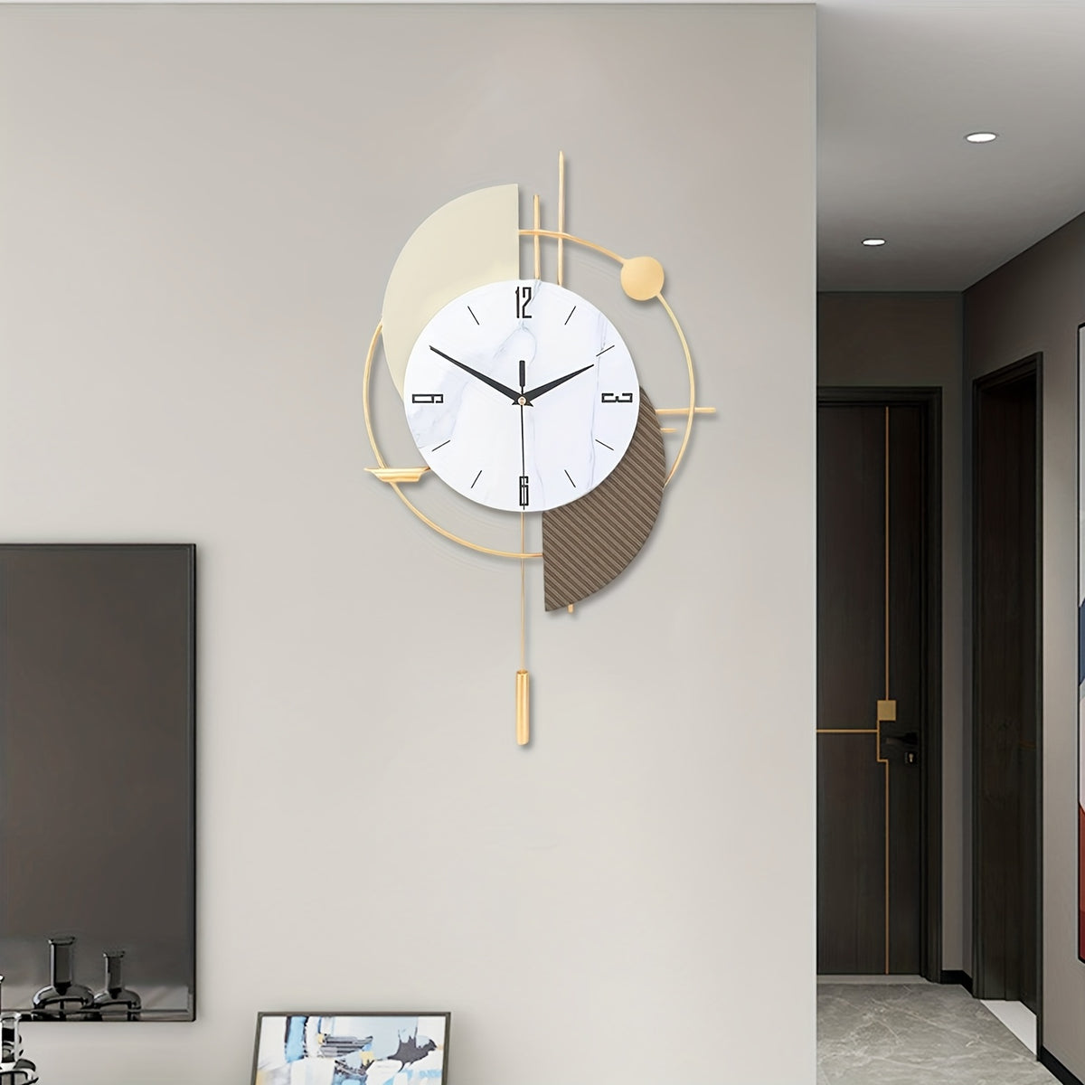 Horloge murale métal doré 33x55 cm, cadran effet marbre