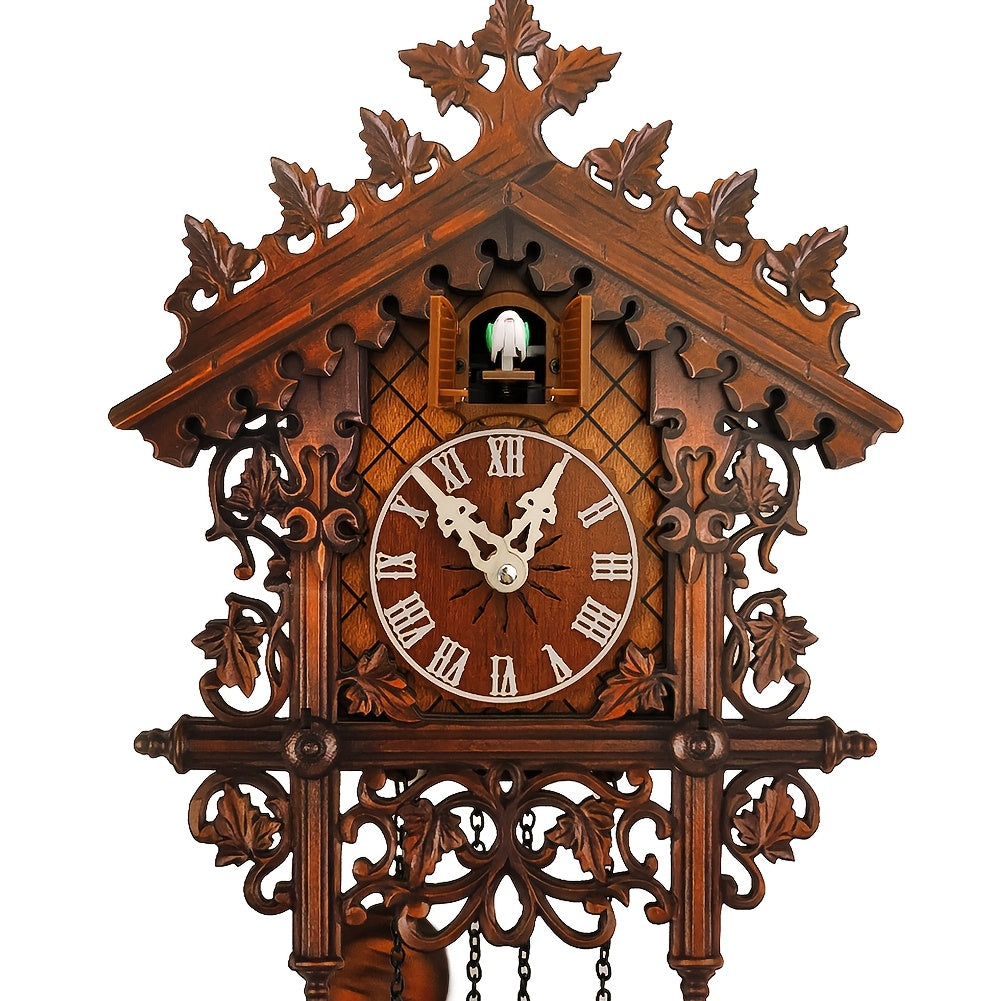 Horloge murale à coucou 45 cm au décor de lierre sculpté