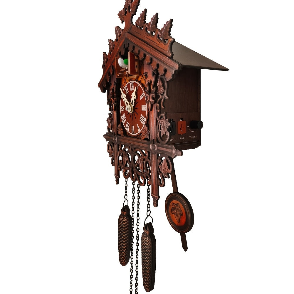 Horloge murale à coucou 45 cm au décor de lierre sculpté