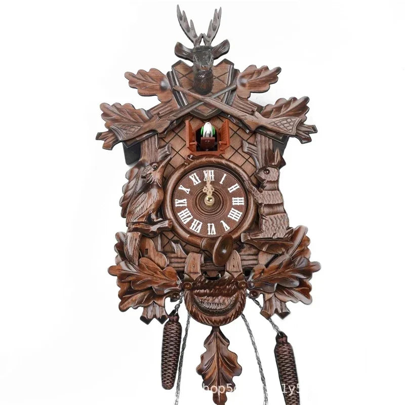 Horloge murale à coucou en bois, sept décors sculptés au choix