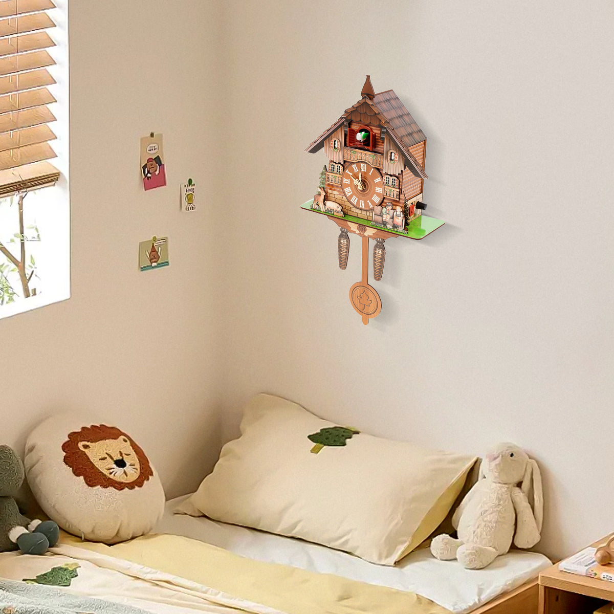 Horloge murale à coucou, maisonnette en panneaux découpés
