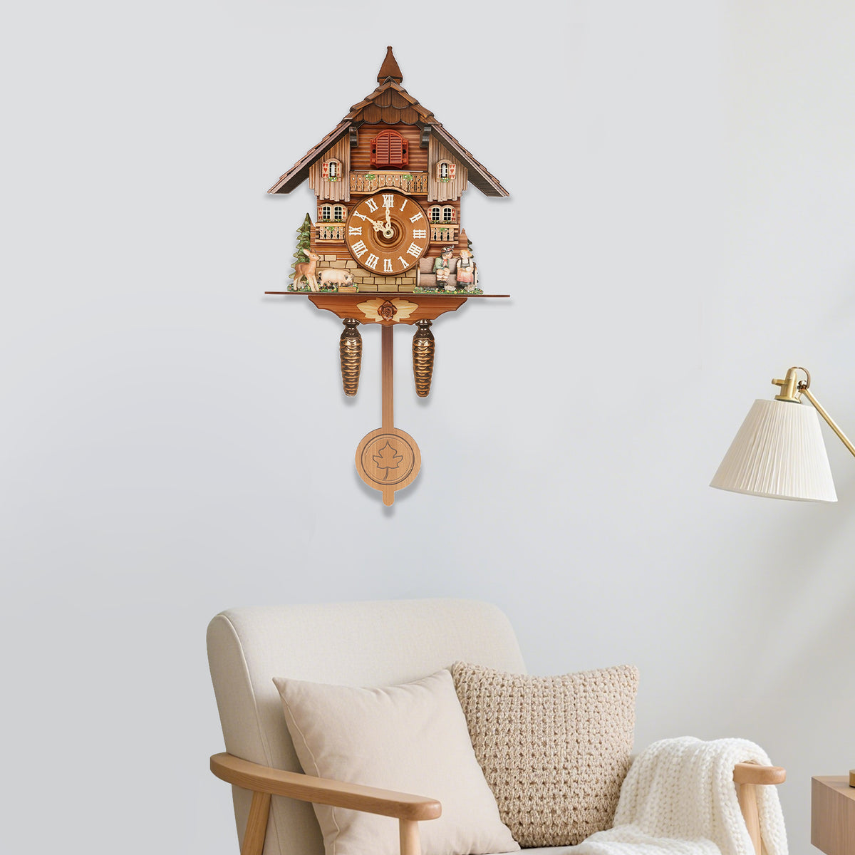 Horloge murale à coucou, maisonnette en panneaux découpés