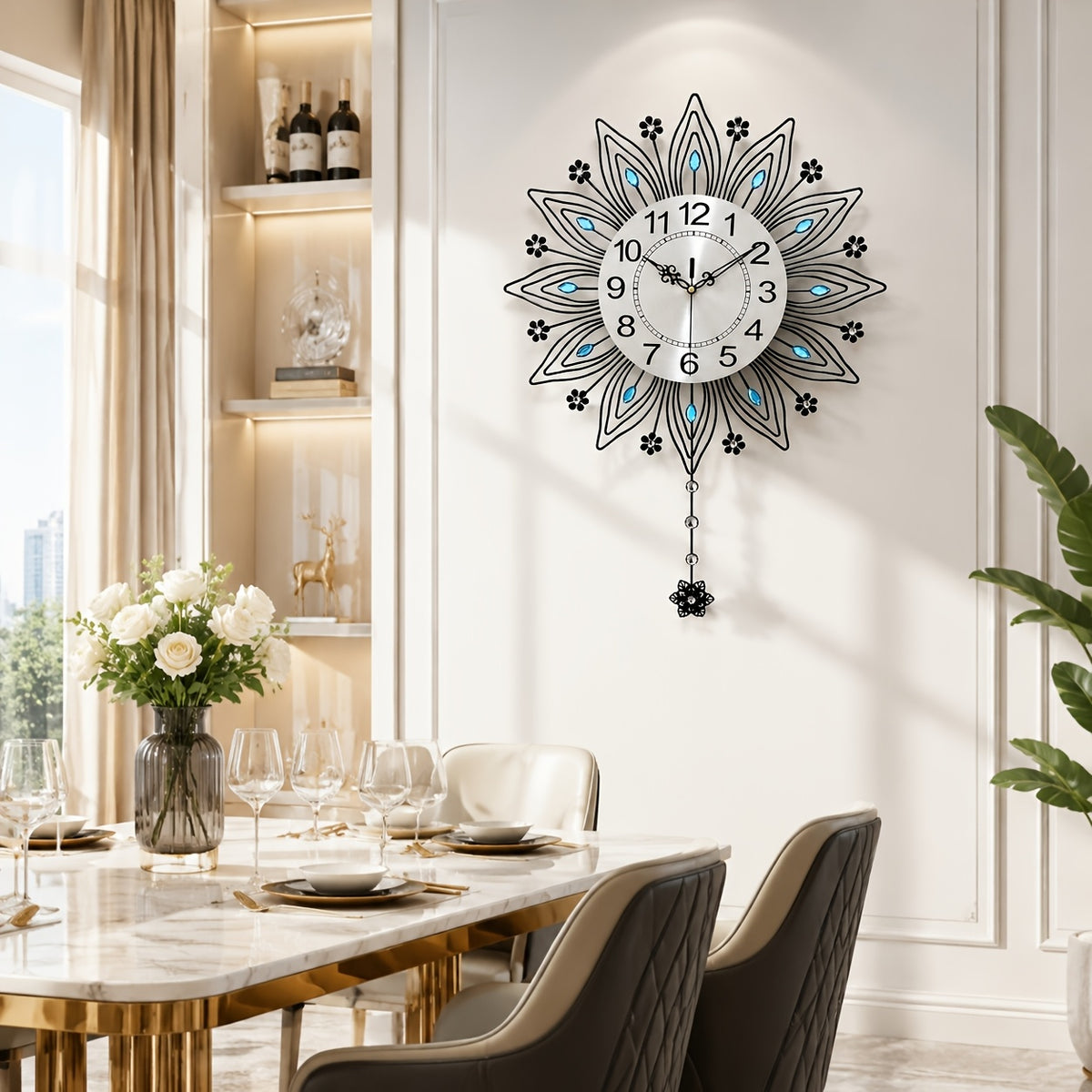 Horloge murale dorée en éventail à cristaux bleus, 62 cm