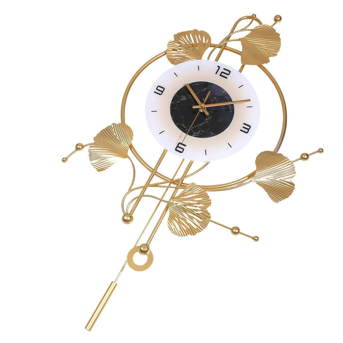 Horloge murale en fer doré à feuilles de ginkgo et balancier