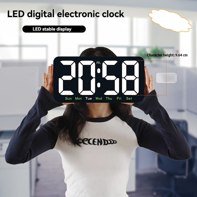 Horloge murale LED 26 cm au cadre blanc et grands chiffres