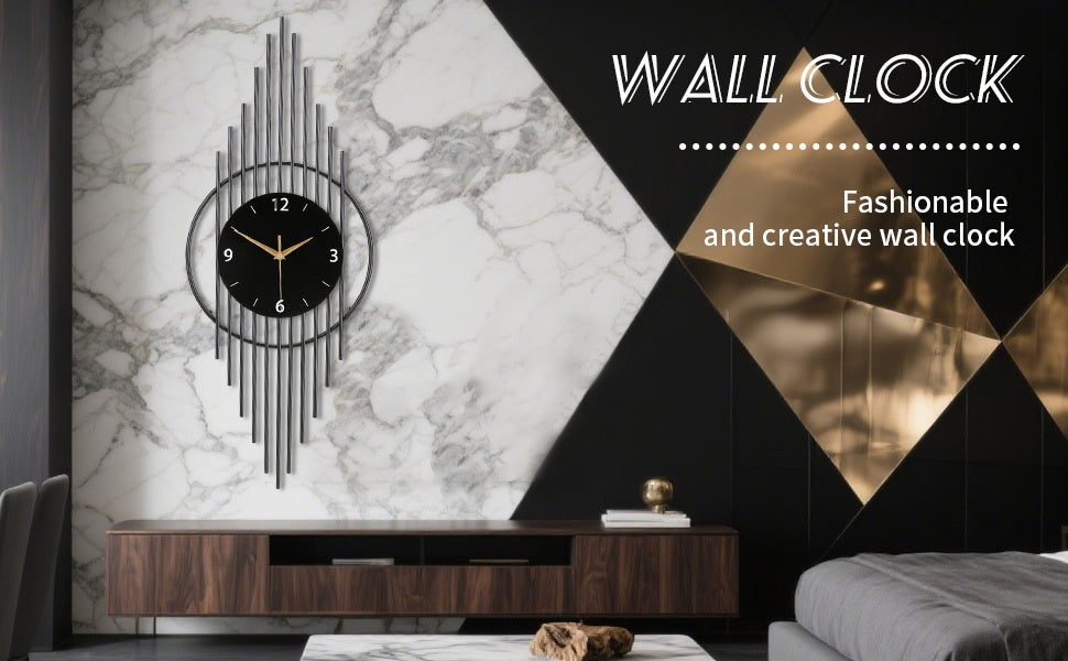 Horloge murale design en métal noir, aiguilles dorées 75 cm