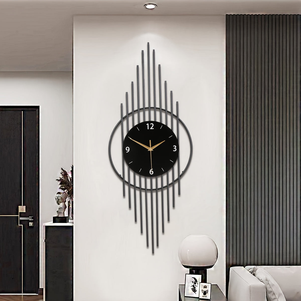Horloge murale design en métal noir, aiguilles dorées 75 cm