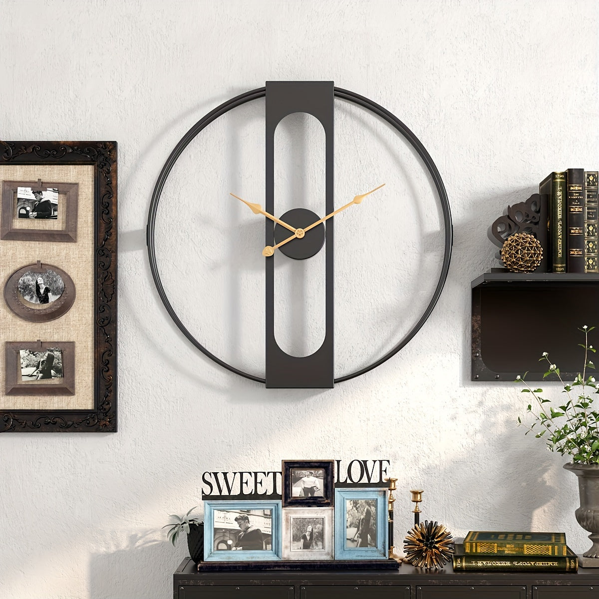 Horloge murale ronde en métal noir Ø 50 cm et relief 3D creux