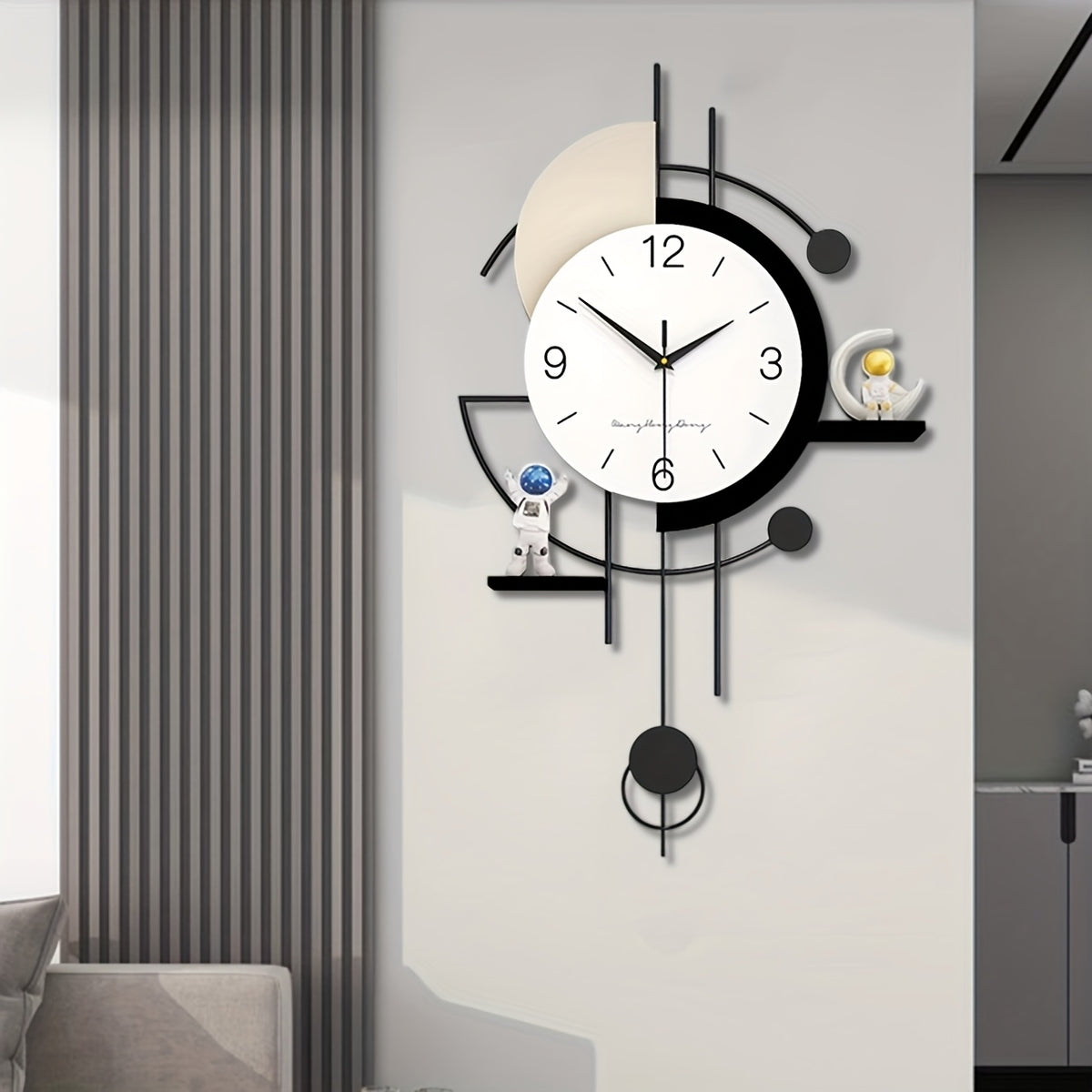 Horloge murale noire à figurines astronautes, 38 x 70 cm