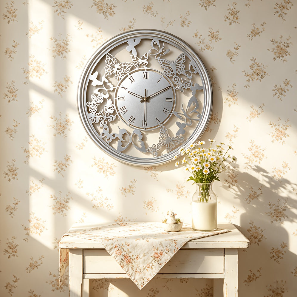 Horloge murale papillons ajourée en métal 40 cm, 3 finitions