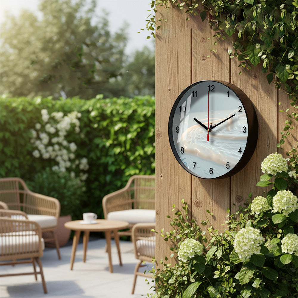 Horloge murale ronde à cadran crème effet matière douce