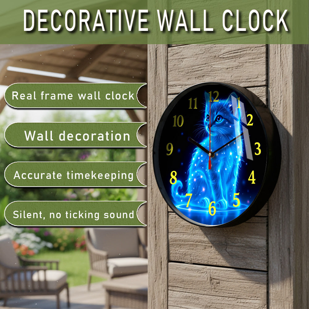 Horloge murale ronde à décor de chat bleu sur fond noir