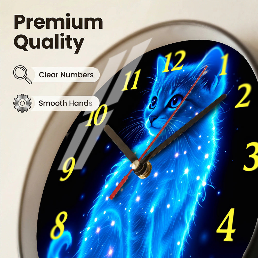 Horloge murale ronde à décor de chat bleu sur fond noir