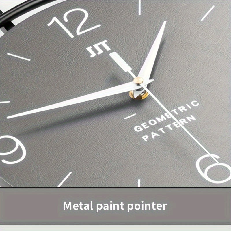 Horloge murale scandinave, cadran gris et grands chiffres