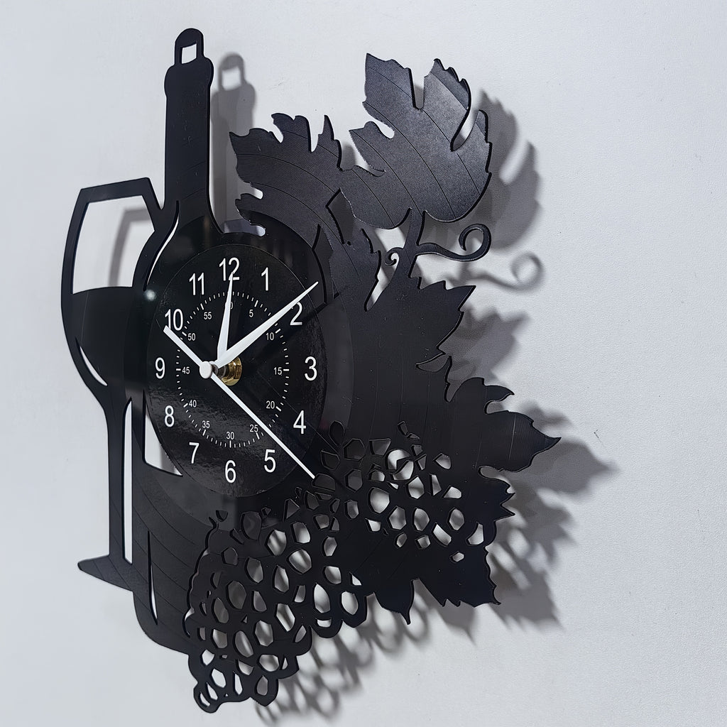 Horloge murale vinyle bouteille et grappe de raisin noire