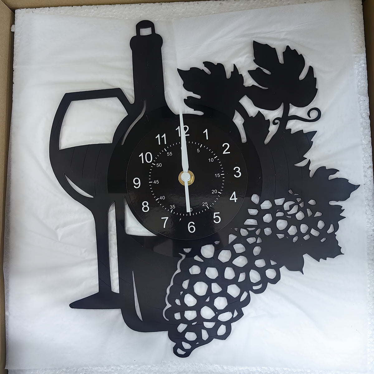 Horloge murale vinyle bouteille et grappe de raisin noire